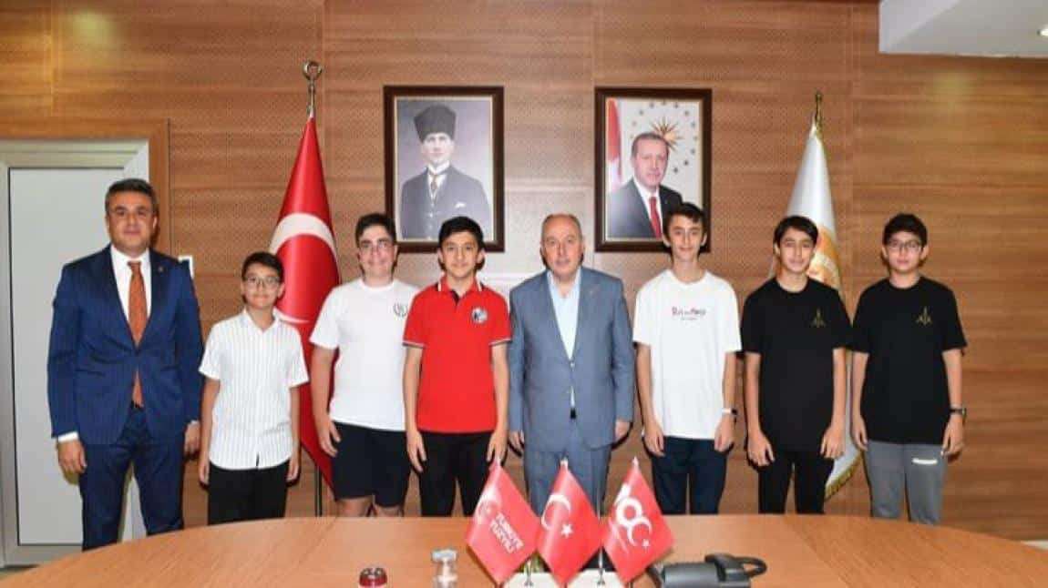 LGS 1.'si Öğrencimiz Emir Yusuf DAVAN Valilik Tarafından Ödüllendirildi